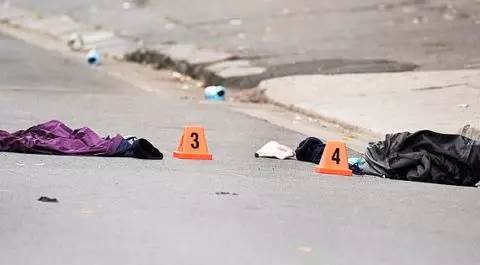 Melbourne night shootings outside the store, multiple people shot, a bullet shell on the ground
