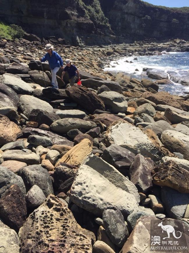 Trudging mountains and waters to see you, Sydney eight-character Lake Journey