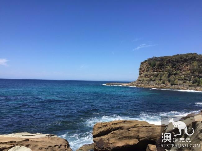 Trudging mountains and waters to see you, Sydney eight-character Lake Journey