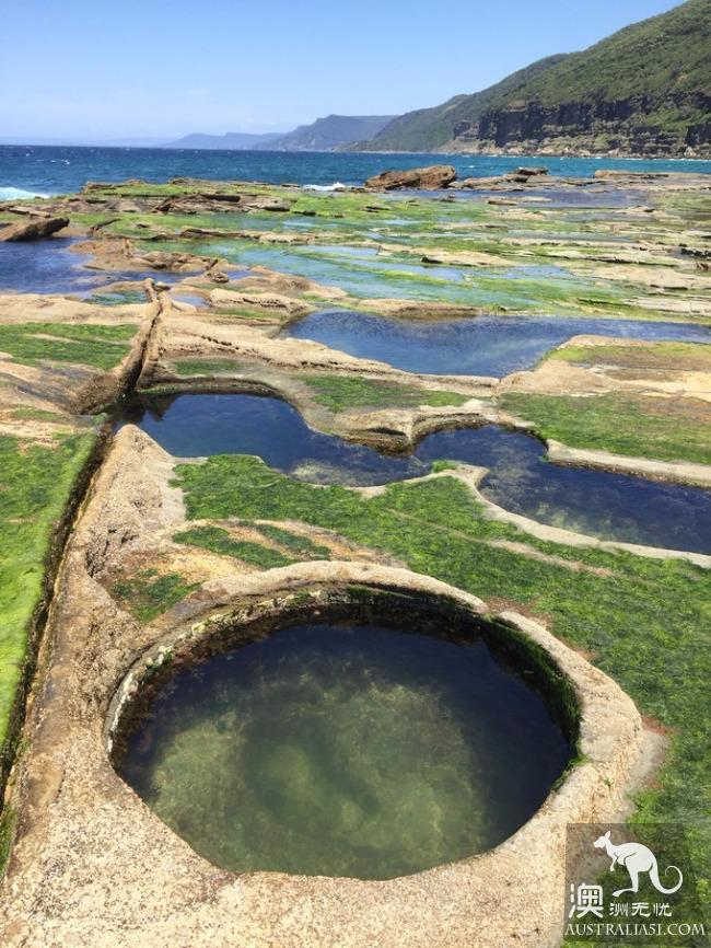 Trudging mountains and waters to see you, Sydney eight-character Lake Journey