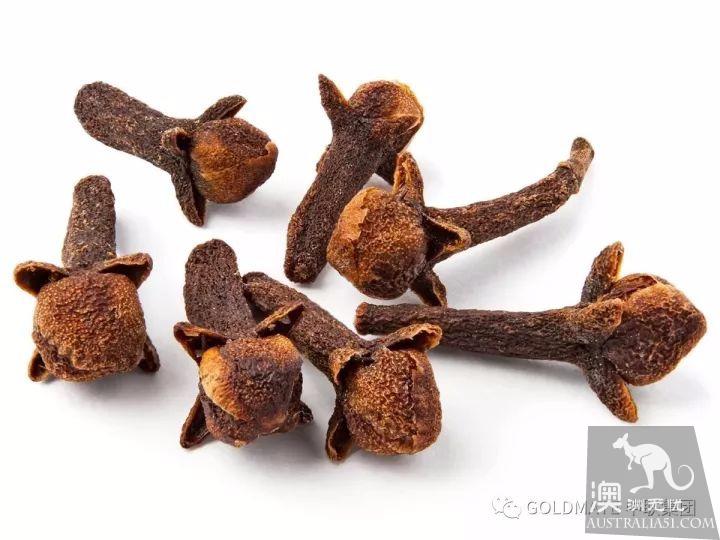 A common flavoring spice and vanilla found in Australian supermarkets, containing various spices in Chinese and English.