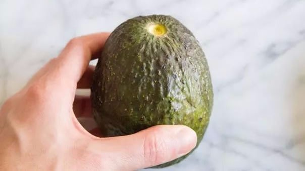 How to choose good avocado and the right way to eat avocado