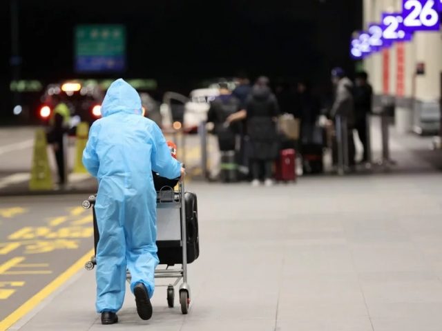台湾新增14例境外移入 首批“7+7+7”民众返家前採验