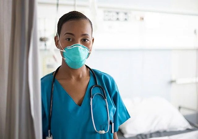 N95口罩需求增5倍,维州民众纷纷抢购,全科医生:到处买不到