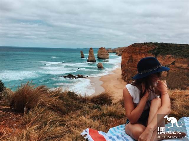 Practical information, guide to the theory and practice of Australia's honeymoon travel.