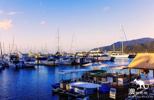 Practical information, guide to the theory and practice of Australia's honeymoon travel.