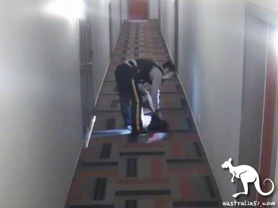 Chinese girls violence beaten by riding police, apology by Royal Canadian Mounted Police