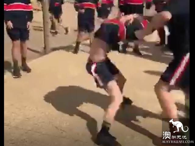 There are frequent brawl incidents in Melbourne middle school, students sell videos and earn money.