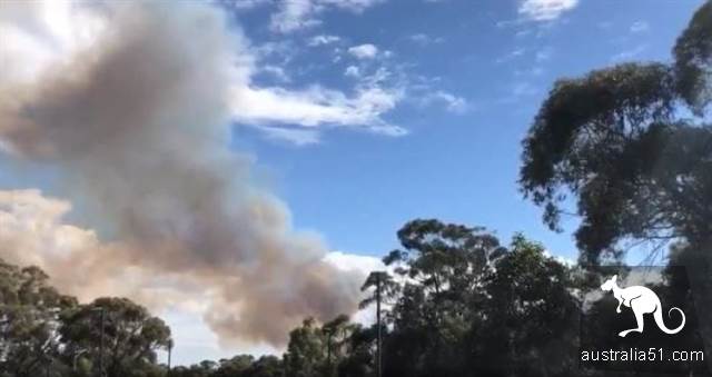The fire is out of control! A forest fire broke out in Ballarat, a famous scenic spot in Victoria, and authorities warned residents to evacuate quickly.