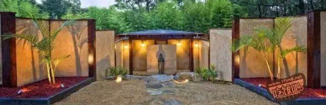 5 hot springs near Melbourne, along with the town scenery