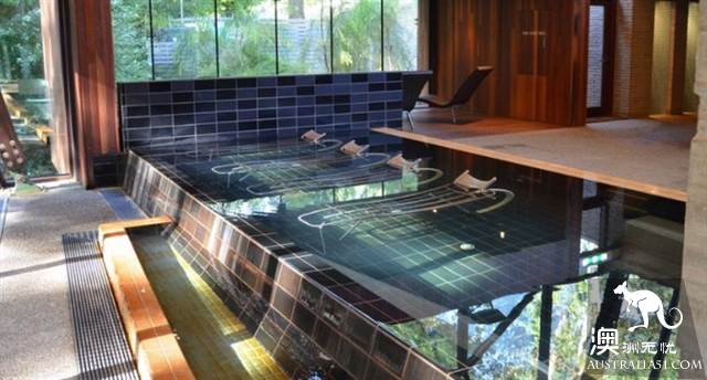 5 hot springs near Melbourne, along with the town scenery