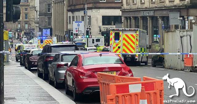 苏格兰格拉斯哥市中心发生的持刀袭击事件至少造成3人死亡©REUTERS / @JATV_Scotland