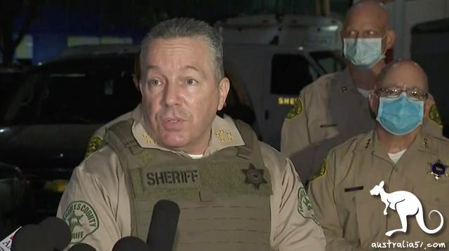 Two officers in Los Angeles were shot, offering a reward of 100,000
