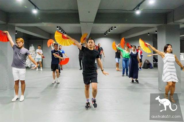 Tell the world to be yourself, the Chinese at Sydney's homosexual love carnival