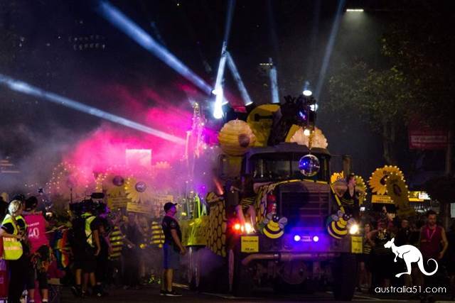 Tell the world to be yourself, the Chinese at Sydney's homosexual love carnival