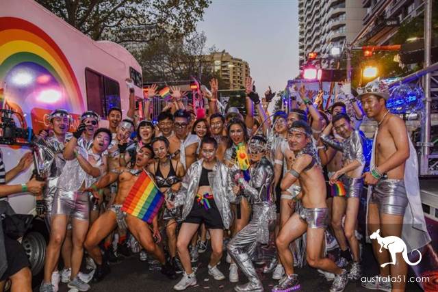 Tell the world to be yourself, the Chinese at Sydney's homosexual love carnival
