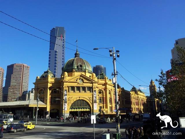 Melbourne self-driving tour total introduction (urban ocean road penguin island classic route)