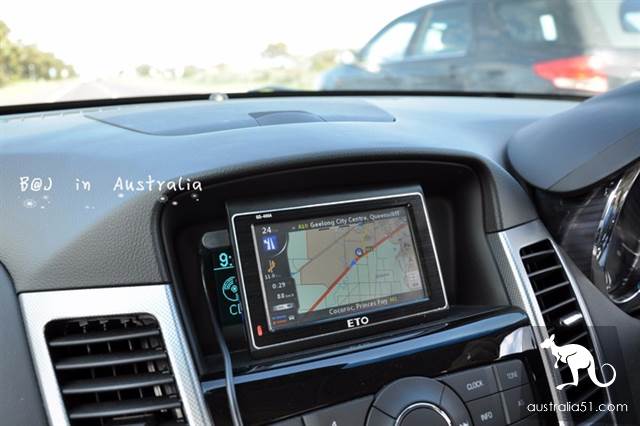 Melbourne self-driving tour total introduction (urban ocean road penguin island classic route)