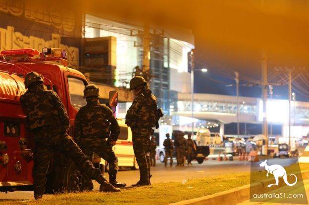 Burst! With a gun strafed the Thai mall,21 dead and 30 wounded