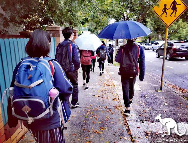 Australia a girls' school and boys' school merger heated discussion, boys and girls reaction bright!