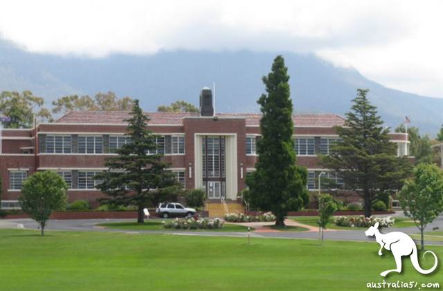 Australia a girls' school and boys' school merger heated discussion, boys and girls reaction bright!