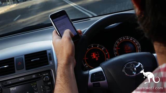 The traffic rules in the capital territory have become strict, and there will be a fine for driving hands-free calls.