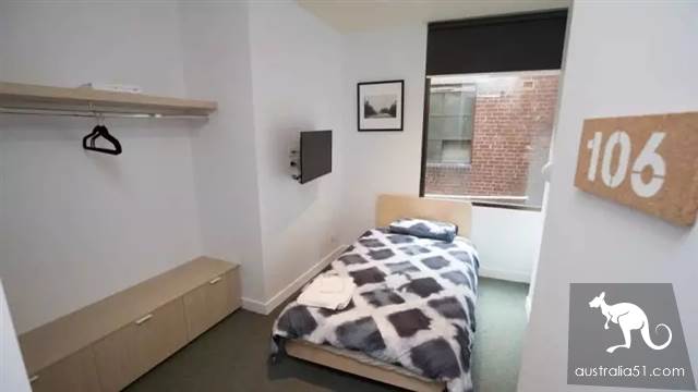 Melbourne luxury youth reception center complained of luxury star hotel