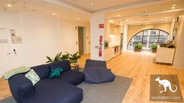 Melbourne luxury youth reception center complained of luxury star hotel
