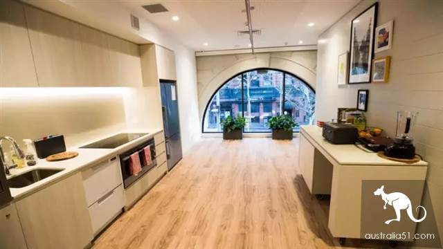 Melbourne luxury youth reception center complained of luxury star hotel