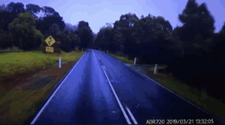 The famous scenic spot of the Great Ocean is also in a car accident! The Chinese tourist bus collided head-on with the retrograde private car and was seriously injured