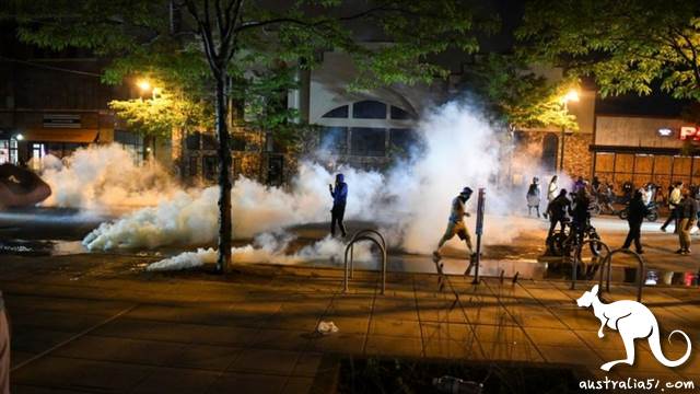 George Floyd: The conflict of the death of a black man spreads across America, with a curfew imposed in the Twin Cities of Minnesota