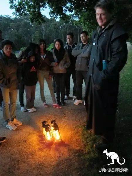 亚瑟港夜晚的探险之旅，勇敢者的旅行