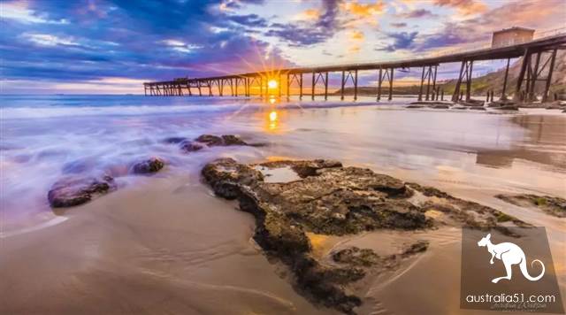 Spit blood! There are 12 beautiful scenic spots around Sydney and 19 characteristic towns! Take baby and play with one.