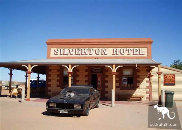 Spit blood! There are 12 beautiful scenic spots around Sydney and 19 characteristic towns! Take baby and play with one.