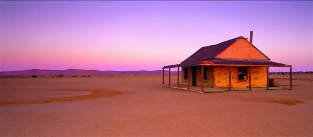 Spit blood! There are 12 beautiful scenic spots around Sydney and 19 characteristic towns! Take baby and play with one.