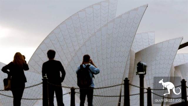 Australian tourism industry may face cold winter as Chinese tourists cancel their trip due to wildfires