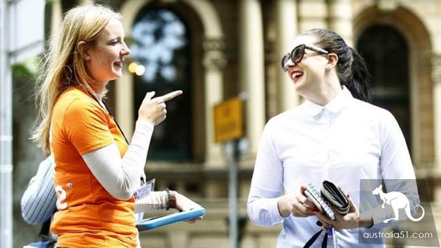 Meet these people on the streets of CBD in Melbourne and run away, favorite to stare at Chinese! Personal experience of Chinese students: there is no way to prevent it!