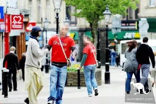 Meet these people on the streets of CBD in Melbourne and run away, favorite to stare at Chinese! Personal experience of Chinese students: there is no way to prevent it!