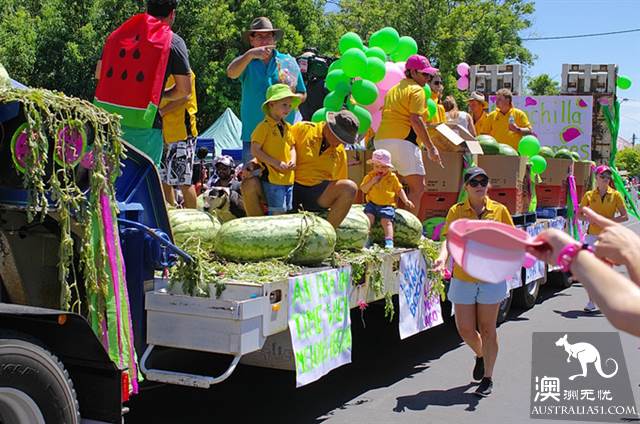 Watermelon festival in the small town of Chinchilla, Kunzhou, where watermelons are not used for food.