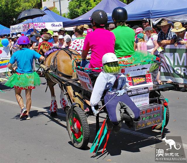 Watermelon festival in the small town of Chinchilla, Kunzhou, where watermelons are not used for food.