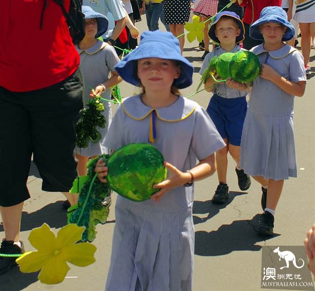 Watermelon festival in the small town of Chinchilla, Kunzhou, where watermelons are not used for food.