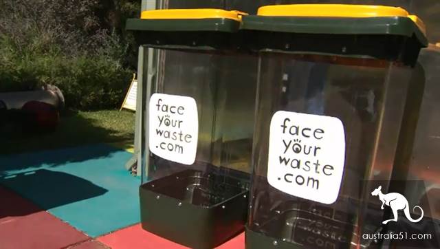 Look who didn't do garbage sorting! Adelaide or push the transparent dustbin.