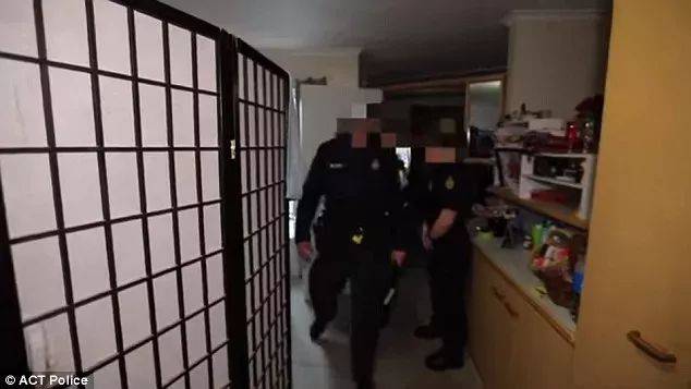 Stunned! Prostitution, a Chinese mother in Canberra, was arrested, and brothel was driven in a residential area.