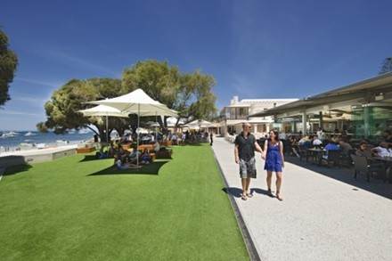 The hometown of the Internet famous short kangaroo, the residential gourmet section of Rothenis Island in Western Australia