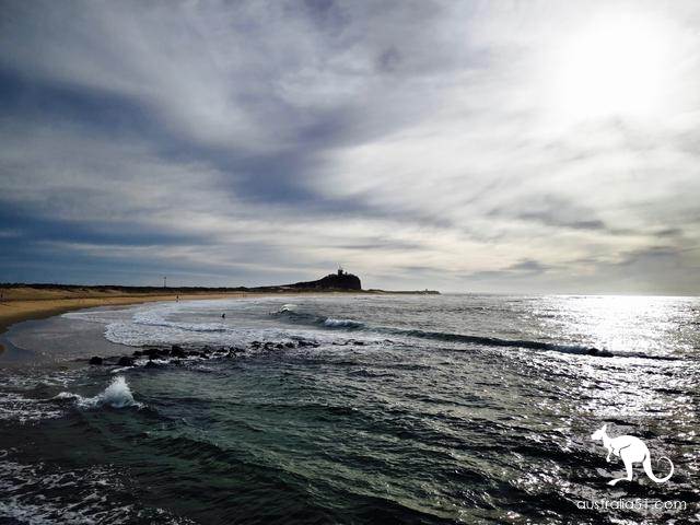 Newcastle, the small town of literature and art next to Sydney, 6 kilometers of seaside walkway, light wind, light waves and waves
