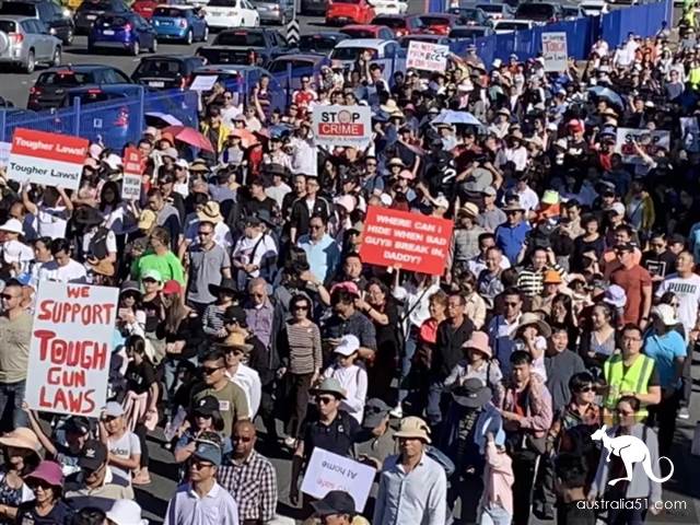 Today, thousands of Chinese gather in Sunnybank Big parade! For the sake of law and order, 'we've had enough of the crime!'