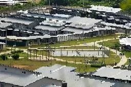 圣诞岛移民拘留中心。这样的拘留中心在马努斯岛以及瑙鲁同样也设有