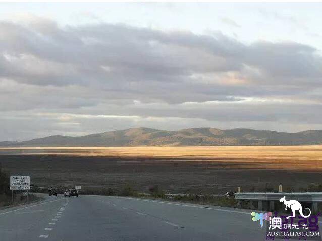 探秘堪培拉附近时隐时现的鬼湖：乔治湖（Lake George）