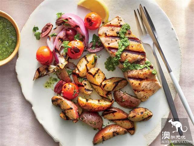 What are the names of vegetables, fish and spices that are often sold in Australian supermarkets? How do you eat it?