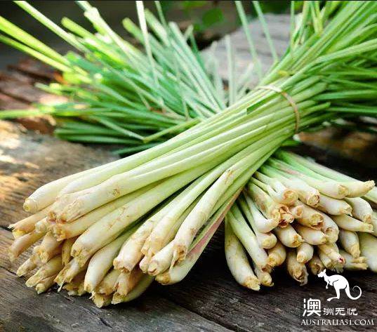 What are the names of vegetables, fish and spices that are often sold in Australian supermarkets? How do you eat it?